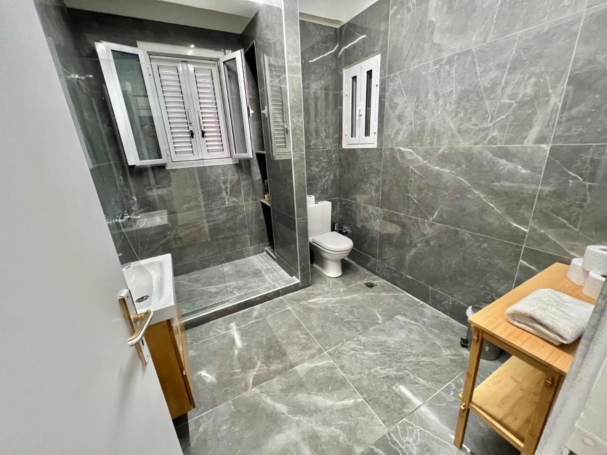 Victoria Grand Palace Apartments Atene Esterno foto