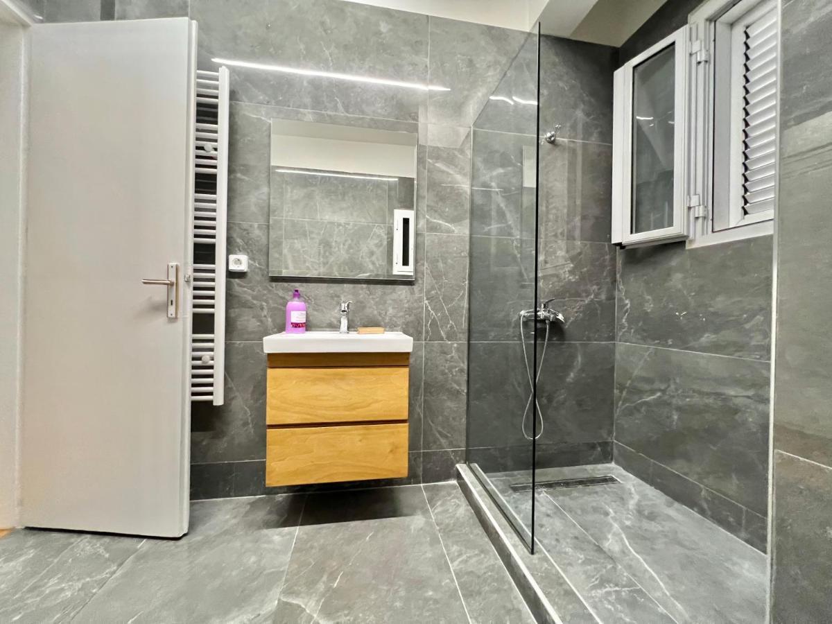 Victoria Grand Palace Apartments Atene Esterno foto